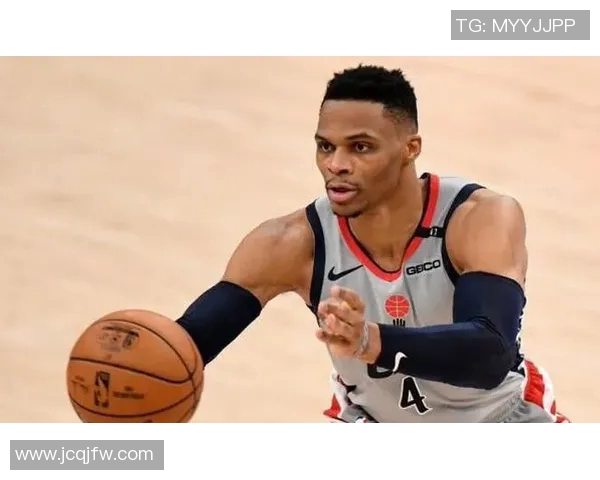 布鲁克洛佩斯：从篮坛巨星到球队领袖的华丽转身与奋斗历程