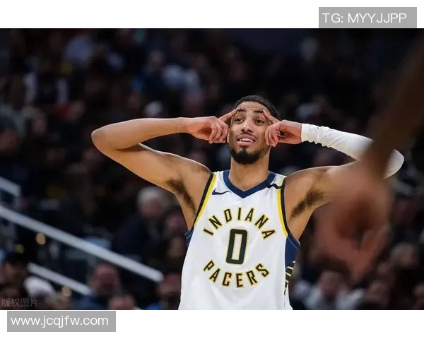 步行者与活塞激战正酣NBA赛场精彩瞬间回顾与分析